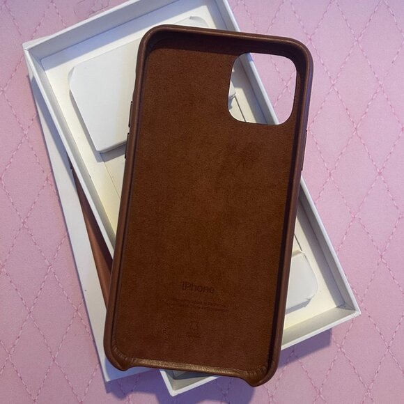 APPLE LEATHER CASE FOR IPHONE 11 PRO!🩷 - Picture 2 of 7